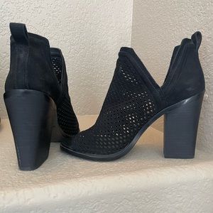 Vince Camuto black heels size 6.5